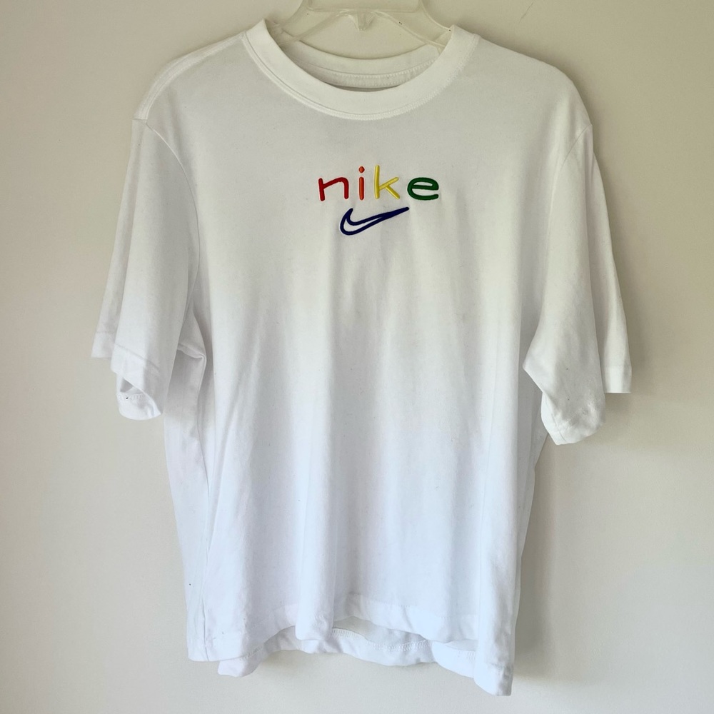 NIKE | Womens Dri-Fit Boxy Rainbow Training Tee